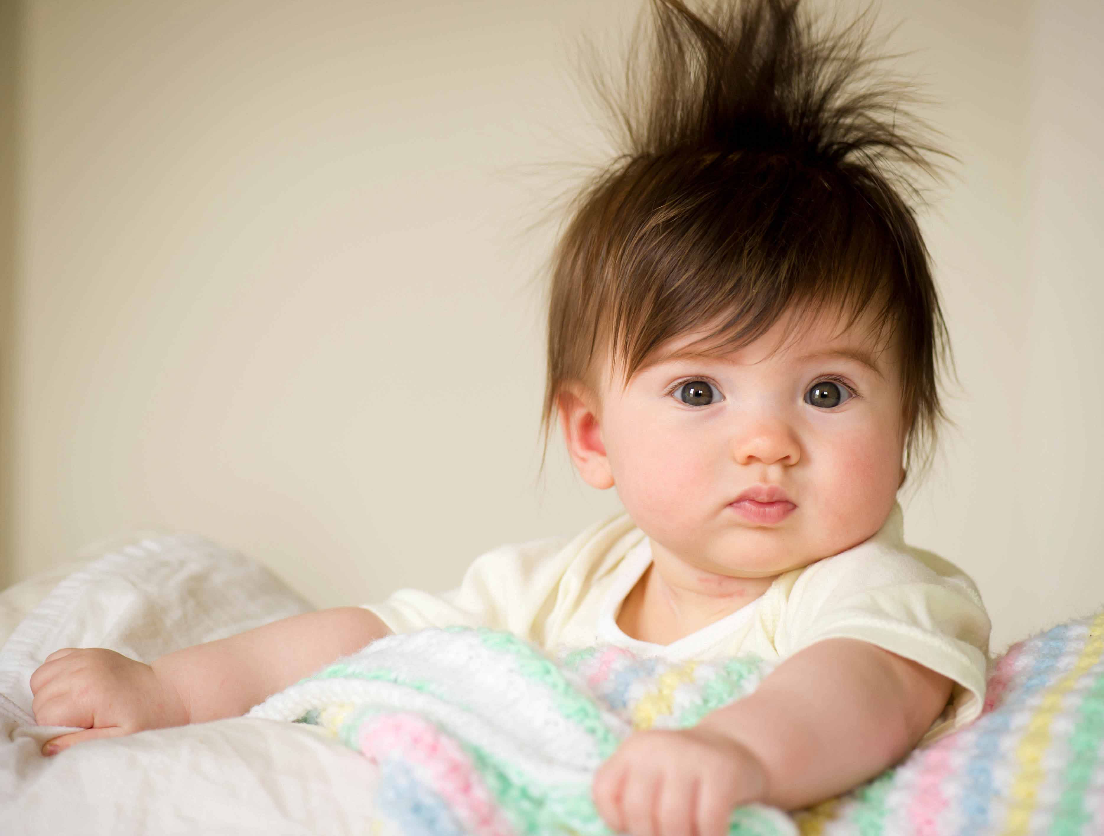 Comment couper les cheveux d'une petite fille 5 ans ?