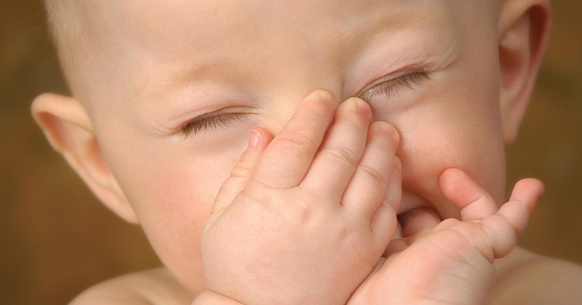 Comment moucher bébé ? Lavage de nez des nourrissons