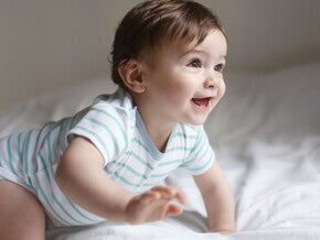Bébé a les joues rouges ? Ce sont les premières dents de bébé