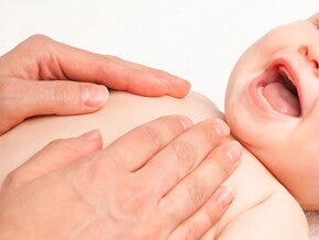 Comment masser bébé