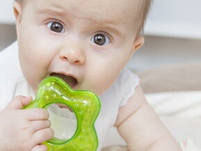 Conseils pour les premières dents de bébé