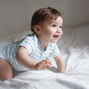 Bébé a les joues rouges ? Ce sont les premières dents de bébé