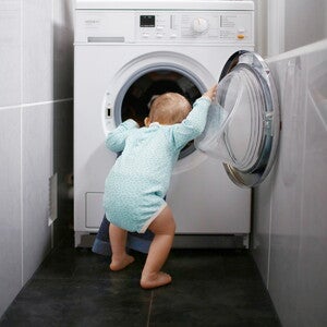 Sécuriser la maison pour bébé 