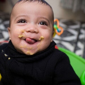 On passe à la finger food ? Suivez notre checklist pour la diversification menée par l'enfant