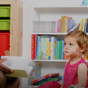 Bébé parle : comment l'encourager à prononcer ses premiers mots 