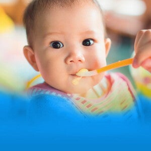 Bébé refuse de manger : que faire ?