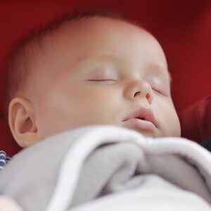 Guide pour sortir avec bébé pour la première fois