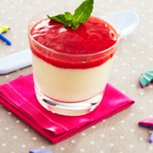 Coulis fraises et framboises à la menthe et crème au chocolat blanc