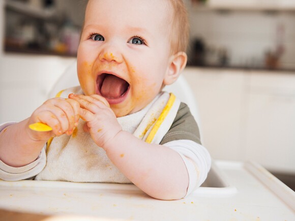 Quels sont les signes de la diversification alimentaire de bébé ?