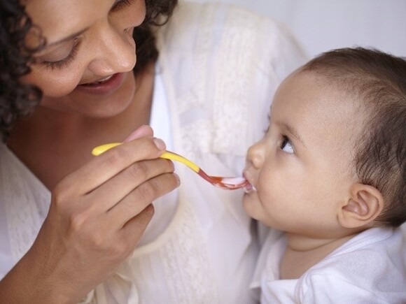 Repas et menu type pour bébé de 4 à 5 mois