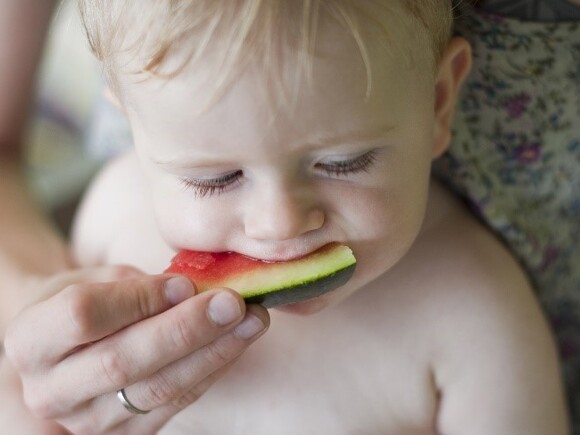 Diversification alimentaire de bébé à 8 mois