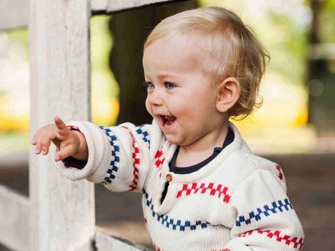 Développement de la vue de bébé : A quel age bébé voit ? 