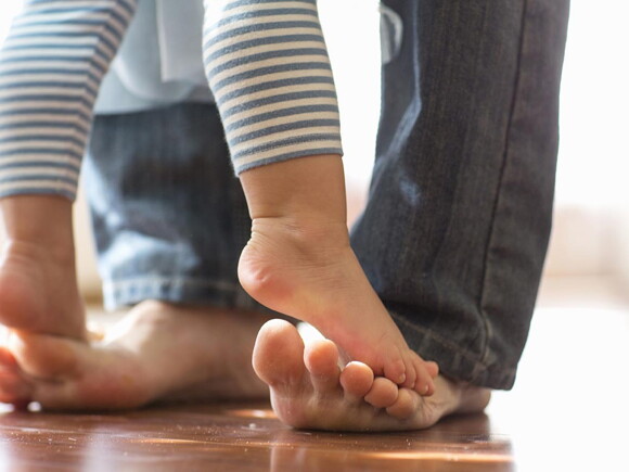 Fête des pères 2022 5 idées de cadeaux à réaliser avec bébé