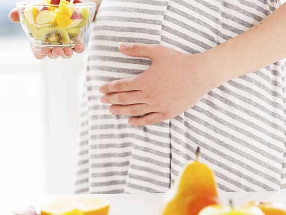 Votre bébé peut-il déjà «goûter» ce que vous mangez au cours de la grossesse et pendant l’allaitement ? Votre bébé peut-il déjà «goûter» ce que vous mangez au cours de la grossesse et pendant l’allaitement ?