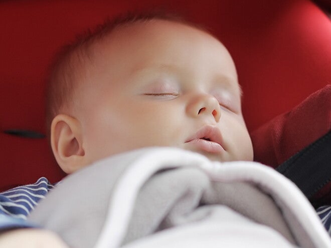 Guide pour sortir avec bébé pour la première fois Guide pour sortir avec bébé pour la première fois