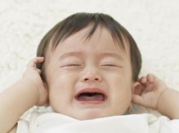 baby-crying-white Baby laying and crying
