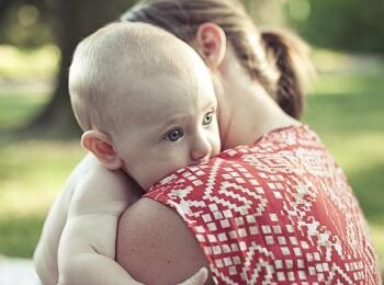 Bébé et les rots
