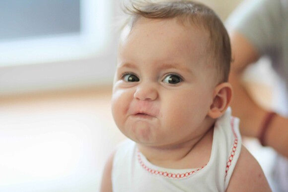 Comment calmer les maux de ventre de bébé ?