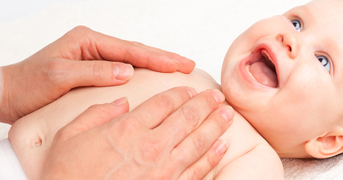 Comment masser bébé ? Conseils | Nestlé Bébé
